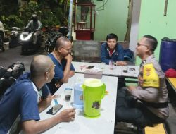 Sinergitas Tanpa Sekat, Polri dan FKDM Kampung Rawa Sambangi Rumah Warga