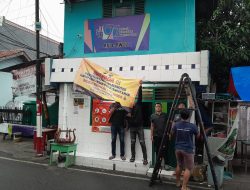 Cegah Curanmor! Unit Reskrim Polsek Kemayoran Pasang Spanduk Imbauan di Sumur Batu