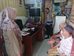 Bhabinkamtibmas Hadir di Posyandu RW 01: Memastikan Kesehatan Warga Kampung Rawa Terjaga