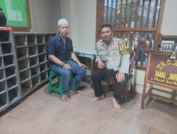 Dekatkan Diri dengan Tokoh Agama, Polisi di Tanah Abang Shalat Berjamaah di Masjid An Nikmah