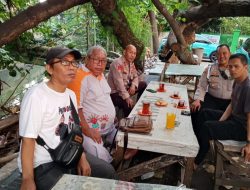Patroli Gabungan di Petojo Utara, Polisi dan Warga Bersinergi Jaga Keamanan Lingkungan