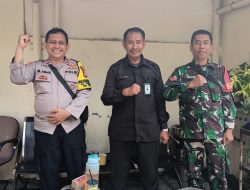 Sinergi TNI Dan Polri Sambangi Wilayah Gedung Danadyaksa Hutama, Berikan Himbauan Kamtibmas Kepada Petugas Keamanan