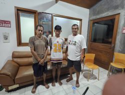 Cegah Tawuran Remaja, Bhabinkamtibmas Petojo Utara Amankan Anak-Anak yang Main Petasan di Malam Hari