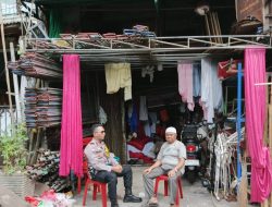 Sambang Penuh Makna, Bhabinkamtibmas Kampung Rawa dan Tokoh Masyarakat RT 11 RW 05 Bahas Keamanan Lingkungan