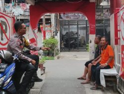 Tokoh Masyarakat Ditemui, Bhabinkamtibmas Kampung Rawa Galang Sinergi Jaga Keamanan