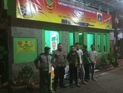 Sambang Satkamling RW. 007 Bhabinkamtibmas Karang Anyar Berikan Arahan Linmas