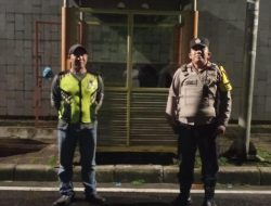 Bhabinkamtibmas Gondangdia Sambangi Satkamling RT 05 RW 02, Sampaikan Himbauan Kamtibmas