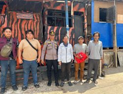 Polsek Metro Tanah Abang Tertibkan Bendera Ormas Ilegal, Kapolres: Premanisme Tidak Boleh Dibiarkan!