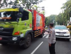 Polisi Siaga Pagi Hari! Amankan Pelajar dan Antisipasi Tawuran di Depan Sekolah Kemayoran