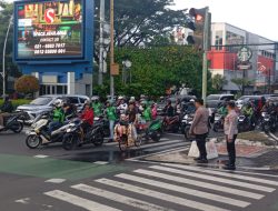 Pelayanan Pagi Hari Sinergi Pengaturan Lalu Lintas di TL Kantor Pos Cikini Menteng