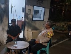 Patroli Dialogis, Bhabinkamtibmas Ajak Warga RW 05 Aktif Cegah Tawuran Remaja