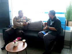 Pelayan Prima” Bhabinkamtibmas Karang Anyar Berikan Konsultasi Keamanan di Hotel De 80’s