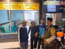 Bhabinkamtibmas Karet Tengsin Ajak Ketua RW Dan Petugas Satkamling Tingkatkan Kewaspadaan