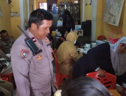 Serbu Posyandu! Polisi Awasi Kesehatan Balita dan Lansia