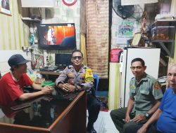 Tegas dan Siaga! Bhabinkamtibmas Patroli Cooling System dan Sambang Pos Kamling RW 01
