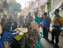 Pemantauan Posyandu, Bhabinkamtibmas Pastikan Kesehatan Balita dan Lansia di RW 06 Tertangani