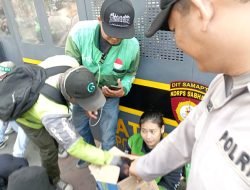 Polisi Tunjukkan Pendekatan Humanis, Aksi Damai Ojol di Patung Kuda Berlangsung Tertib