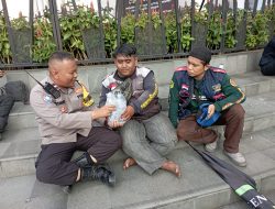 Bhabinkamtibmas Duri Pulo Dampingi Aksi Damai Ojol di Jakarta Pusat