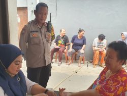 Pelayanan Polri Dalam Cegah Stunting dan Penyakit Degeneratif, RW 001 Pasar Baru Bersama Puskesmas