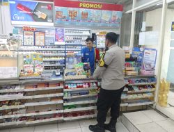 Perang Melawan Kejahatan Dimulai, Bhabinkamtibmas Kawal Ketat Minimarket Kemayoran!