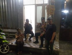 Malam Penuh Aksi! Kapolsubsektor Galur Patroli Dialogis di Poskamling RW 01 Amankan Lingkungan