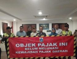 Polri Pendampingan Pemasangan Stiker Penunggak Pajak Di Wilayah Kelurahan Kampung Bali