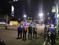 Hujan Tak Surutkan Patroli Polsek Sawah Besar Antisipasi Balap Liar dan Kejahatan Jalanan di Gunung Sahari
