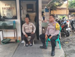 Bhabinkamtibmas Johar Baru Sambangi Gedung UKM RW 10, Ajak Security Tingkatkan Kamtibmas