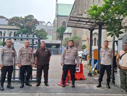 Polsek Sawah Besar Kawal Ketat Ibadah Misa di Gereja Katedral