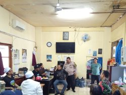 Bhabinkamtibmas Petamburan Sambangi Tokoh Agama dan Pengurus RW
