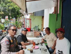 Dekat dengan Warga, Bhabinkamtibmas Kampung Rawa Sambangi Lingkungan Penuh Kehangatan
