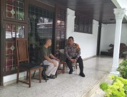 Pererat Tali Silaturahmi, Bhabinkamtibmas Menteng Sambangi Ketua RT 07 RW 07 Menteng