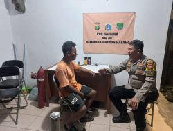 Bhabinkamtibmas Kebon Kacang Jaga Keamanan Lewat Sambang Pos Satkamling RW 08