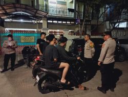 Patroli Humanis di Cempaka Putih, Polisi Bubarkan Remaja yang Nongkrong hingga Larut Malam
