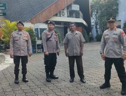 Pengamanan Ketat Polsek Metro Menteng Pada Misa Kenaikan Isa Almasih di Gereja Ignatius Loyola, Menteng