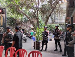 Satuan Brimob Polda Metro Jaya Melaksanakan Patroli, Pengamanan Dan  Sterilisasi Dalam Rangka Ibadah MISA KENAIKAN ISA ALMASIH DI GEREJA KATEDRAL DAN IMMANUEL, Jakarta Pusat