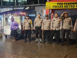 Di Tengah Malam yang Dingin Selepas Hujan, Polsek Menteng Gelar Patroli Cipkon Antisipasi Kerawanan dan Tawuran Warga