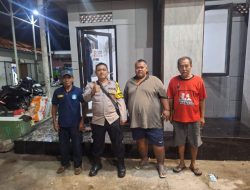 Kebersamaan Warga Dan Bhabinkamtibmas Jaga Kamtibmas Dengan Warga Jalan Matraman Dalam III