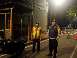 Bhabinkamtibmas Gondangdia Sambangi Satkamling Jalan Jambu, Himbau Warga Tingkatkan Patroli Jelang Pagi