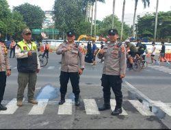 Personel Polsek Metro Menteng Pemantauan Kegiatan Car Free Day di Perempatan Jalan Wahid Hasyim Menteng