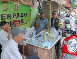 Bersama Kita Kuat! Bhabinkamtibmas dan Tokoh RW 06 Amankan Pasar Gembrong