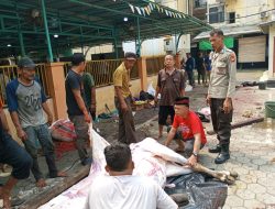 Polsek Kemayoran Kawal Kurban di Rusun, Tegaskan Pentingnya Kebersihan dan Kamtibmas