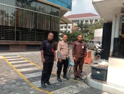 Patroli Polisi Sambangi Gereja di Kemayoran, Warga Merasa Lebih Aman Beribadah