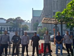 Jamin Keamanan”, Polsek Sawah Besar Kawal Ketat Misa Minggu di Gereja Katedral