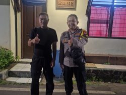 Kedekatan Bhabinkamtibmas Pegangsaan Dengan Warga di Satkamling RW 04 Wujud Sinergi Menjaga Kamtibmas