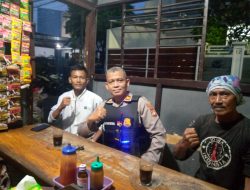 Kanit Binmas Menteng Sambangi Satkamling RW 10 Kalipasir, Antisipasi Tawuran dan Kejahatan Malam Hari