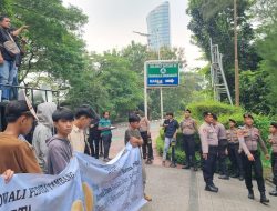 Aksi Damai Front Pemuda Marowali Peduli Tambang di Kantor Kementrian Kehutanan RI, Polisi Pastikan Situasi Kondusif