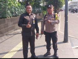 Bhabinkamtibmas Gondangdia Sampaikan Himbauan Kamtibmas Kepada Petugas Keamanan Lippo Thamrin