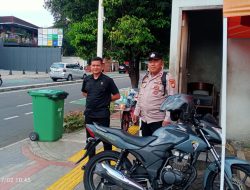 Bhabinkamtibmas Gondangdia Sambangi Pos Satkamling, Imbau Warga Waspada di Jam Rawan