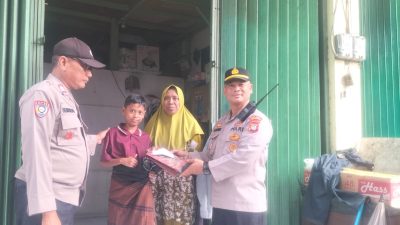 HUT Bhayangkara ke-79, Polisi Bawa Hadiah Sekolah untuk Ulum Si Penerima Sunat Gratis